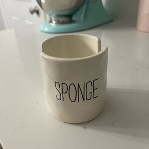 Mudpie sponge holder